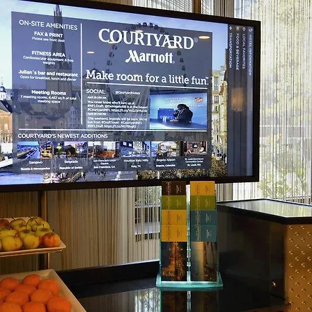 Courtyard By Marriott Seestern 4*