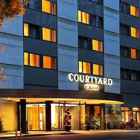 Courtyard By Marriott Seestern Hotel 4*