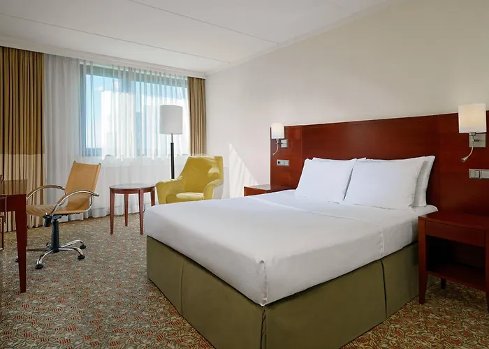 Courtyard By Marriott Seestern 4*