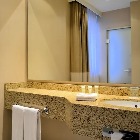Courtyard By Marriott Seestern Hotel Düsseldorf