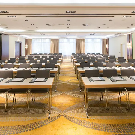 Courtyard By Marriott Seestern