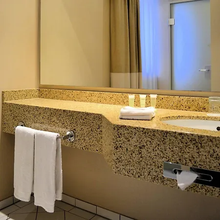 Courtyard By Marriott Seestern