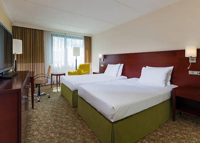 Courtyard By Marriott Seestern 4*