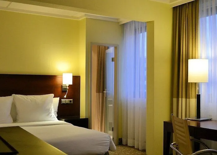 Courtyard By Marriott Seestern 4*