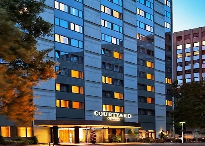 Courtyard By Marriott Seestern Hotel
