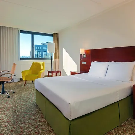 מלון Courtyard By Marriott Seestern 4*