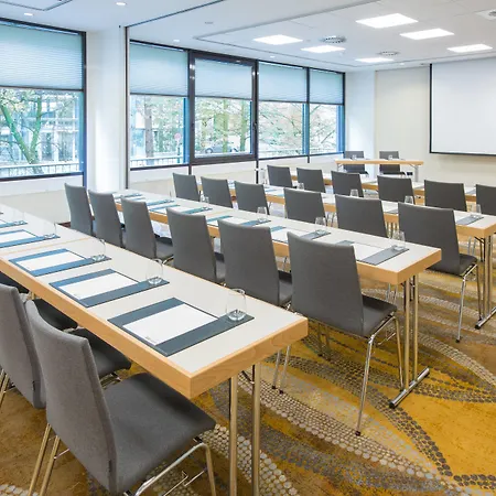 Courtyard By Marriott Seestern מלון