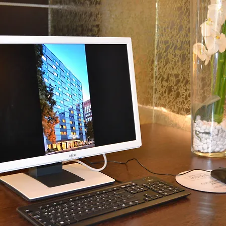 Courtyard By Marriott Seestern מלון