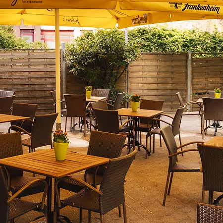 Courtyard By Marriott Seestern מלון 4*