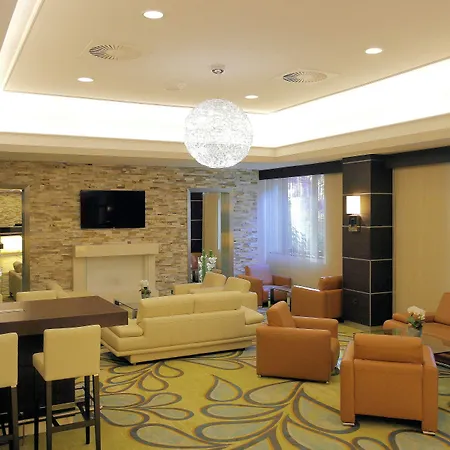 Courtyard By Marriott Seestern